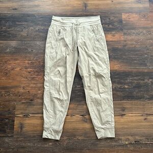 Athleta Trekkie North Jogger Size 4 Khaki